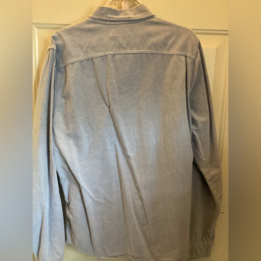 Hollister blue button down shirt-SZ XL
@B1 - Picture 2 of 4